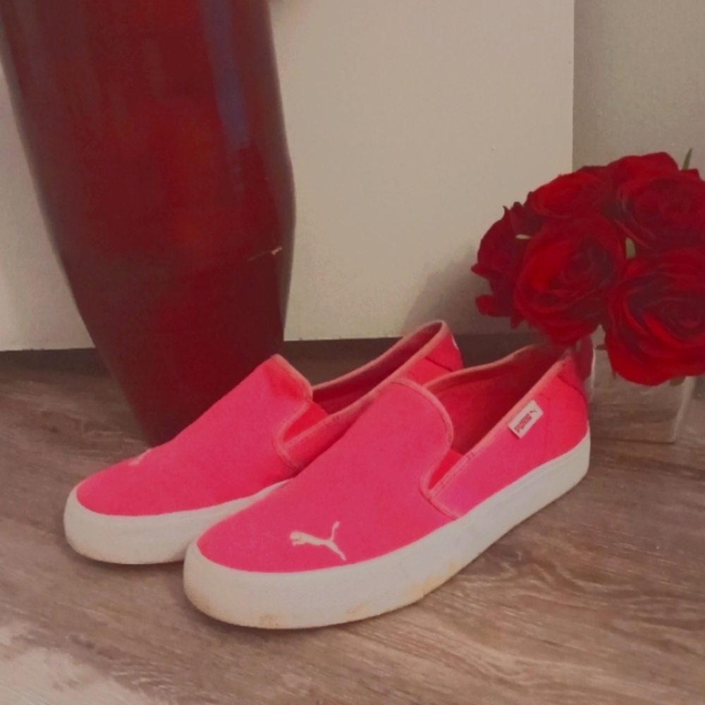 PUMA hot pink slip on shoes size 7.5 ππ» - Picture 1 of 5